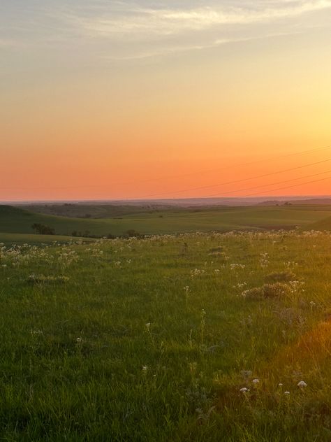 Sunrise | Kansas | Flint hills Flint Hills Kansas, Flint Hills, Painted Flower Pots, Countryside House, Painted Flower, Flower Pot, Creative Inspiration, Creative Art, Kansas