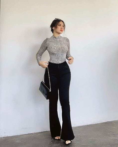 Bootcut Pants Outfit, 50 Blouse Designs, Jeans Outfit For Work, Belly Dancing Videos, Church Fits, Disney Hair, Bangs With Medium Hair, Basic Fits, Classy Casual Outfits