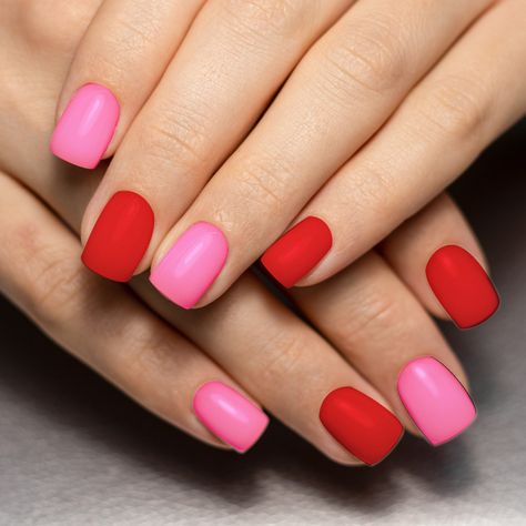 Solid color red and pink fingernail art for women and girls.  Simple, minimalist style for casual wear.  Mix and match for a cool look.  Great for Valentine's day. Valentine Nails Pink And Red, Valentines Nails Red And Pink, Pink And Red Nails Short, Red And Pink Nail Designs, Red And Pink Nails Ideas, Toenails Painted, Red And Pink Nails, Pink And Red Nails, Pretty Fingernails