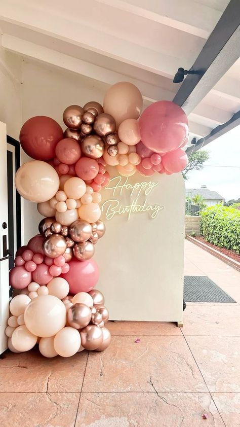 #birthdaydecor #partyplanning #celebrationideas #eventdecor #birthdayparty #decorinspiration #DIYdecor #partydecorations #birthdayfun #festivedecor Gold And Rose Gold Balloons, 30th Bday Backdrop Ideas, Rose Gold Bachelorette Party Ideas, Rose Gold Party Backdrop, Pink And Beige Balloon Garland, Balloons With Arch Backdrop, 18th Balloon Garland, 50th Rose Gold Birthday Ideas, Pink And Rose Gold Balloon Garland