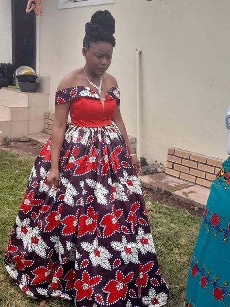 Long Round Dresses Kitenge, Long Circular Kitenge Dresses, Chilanga Mulilo, Native Outfits, Couples African Outfits, African Bridesmaid Dresses, Long African Dresses, Best African Dresses, African Fashion Designers