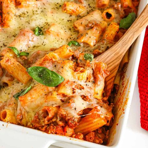 Baked Rigatoni Beef Rigatoni Recipes, Baked Rigatoni With Ground Beef, Baked Rigatoni Recipe, Rigatoni Recipe, Ravioli Soup, Sausage Rigatoni, Sausage Marinara, Pasta Marinara, Rigatoni Recipes