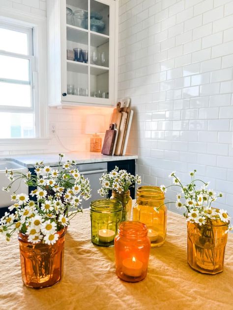 Get a 1970s look by tinting vintage or repurposed glass jars with food coloring and Mod Lodge. The tinted glass and look so beautiful with tea lights or chamomile flowers. Repurposed Jars, Clear Glass Jars, Tinted Glass, Large Jar, Functional Decor, Chamomile Flowers, Local Crafts, Crafty Craft, Mod Podge