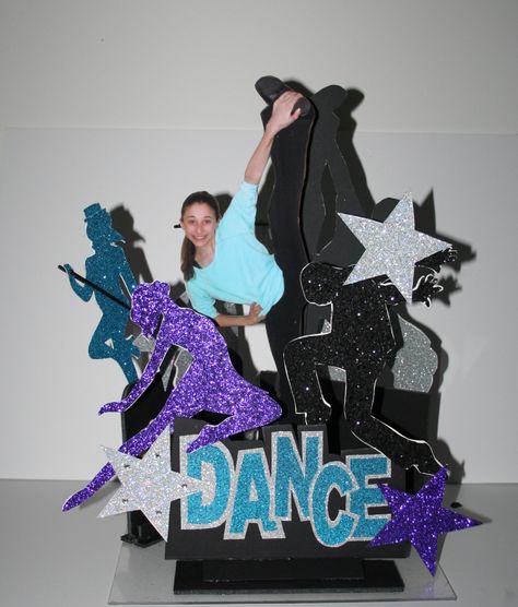 Dance themed centerpiece designed for a Bat Mitzvah by Parties With Attitude (front view) Dance Recital Decoration Ideas, Birthday Themes For Teens, Bat Mitzvah Centerpieces, Bar Mitzvah Centerpieces, Dance Theme, Dance Party Birthday, Dance Background, Coin Photo, Hiphop Party