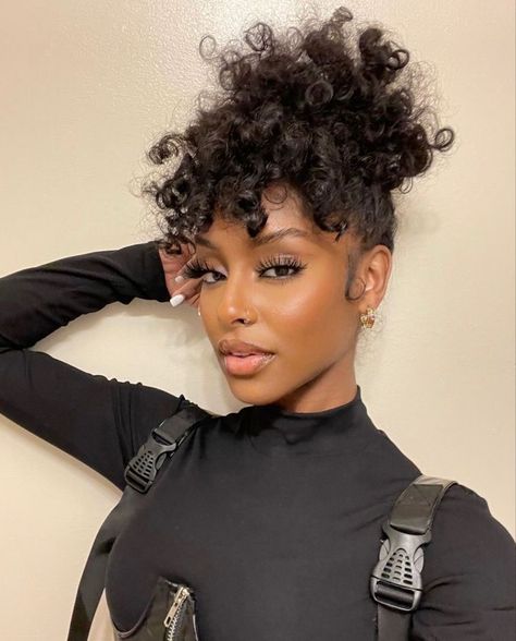 Poc Women, Natural Short Hair, Curls For The Girls, Natural Hair Styles Easy, Natural Hair Inspiration, Hair Crush, 4c Hairstyles, Hair Collection, Women Art