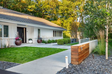 Reveal Design Chicago | Landscape Design + Architecture Front House Landscaping Low Maintenance, Pergola Entrance, Exterior Ranch Remodel, Midwest Landscape, Modern Ranch Style Homes, Entrance Outdoor, Landscaping Low Maintenance, Yard Landscape Ideas, Chicago Landscape