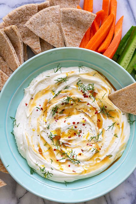 Whipped Feta With Honey, Feta With Honey, Honey Appetizers, Feta Cheese Dip, Feta Recipes, Feta Dip, Whipped Feta, Party Appetizers Easy, Amazing Appetizers