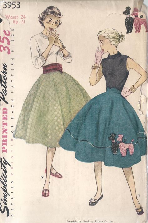 Poodle Skirt 50s, 1950s Poodle Skirt, Poodle Skirts, Applique Skirt, Decades Of Fashion, 1950s Dresses, Circle Skirts, 1950s Outfits, Quilted Skirt