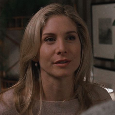 the santa clause 2 • elizabeth mitchell Elizabeth Mitchell 90s, The Santa Clause 2, The Santa Clause, Descendants Oc, Elizabeth Mitchell, Velma Dinkley, Perfect People, Rich Women, Female Doctor