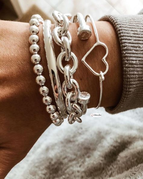 Handmade Silver Jewellery Bracelets, Womens Silver Bracelets, Silver Bracelet For Women In Style, Silver Stacked Bracelets, Bracelet Stack Ideas Silver, Chic Silver Jewelry, Silver Stacking Bracelets, Stacking Silver Bracelets, Womens Bracelets Silver