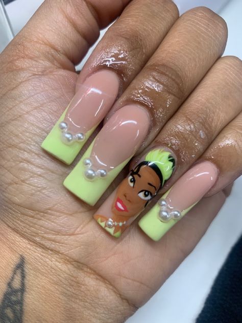 Disney Acrylic Nails Princesses, Princess Tiana Nails Acrylic, Disney Princess Inspired Nails, Princess Tiana Nails, Aesthetic Disney Nails, Tiana Nails, Disney Princess Nails, Quince Nails, Princess Nails