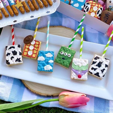 Toy Story Rice Krispy Treats Ideas, Krispy Treats Ideas, Toy Story Rice Krispy Treats, Diy Sweets, Krispy Treats, Story Birthday, Rice Krispy, Toy Story Birthday Party, Toy Story 3