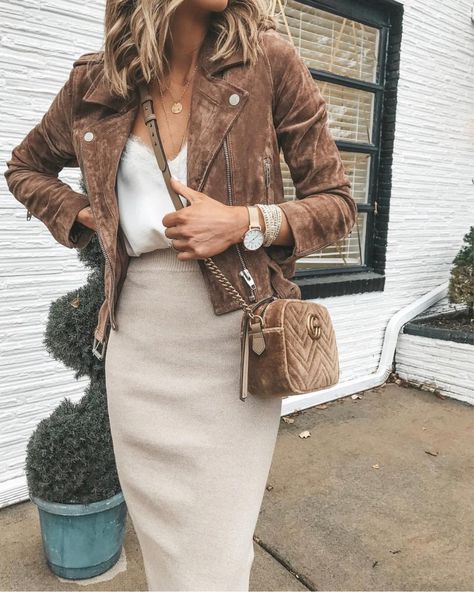 September Top 10 | Cella Jane Outfit Minimalista, Edgy Fashion Outfits, Fall Fashion Coats, Outfit Essentials, Cozy Fall Outfits, Spring Work Outfits, Oversized Sweaters, Business Casual Outfits For Work, Traje Casual