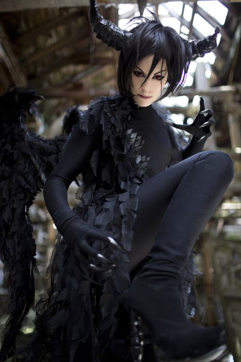 Sebastian Michaelis - I'm youre demon by RomaiLee on deviantART Gothic Imagery, Demon Pictures, Demon Form, Purple Tights, Black Butler Cosplay, Orchid Images, Cosplay Fashion, Black Butler Sebastian, Sebastian Michaelis