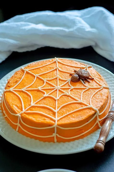 Delight in the spook-tacular sweetness of this Simple Spider Web Cake! Perfect for Halloween or any time you want to add a touch of eerie elegance to your dessert table. Get ready to spin some sugary magic! Simple Halloween Cake, Easy Halloween Cake, Spiderweb Cake, Halloween Cake Design, Cute Halloween Cakes, Spider Web Cake, Halloween Cakes Easy, Halloween Cake Recipes, Cake Mix Doctor