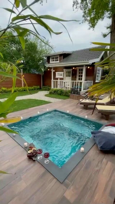 Whirpool Outdoor, Kleiner Pool Design, Indoor Swimming Pool Design, Pools Backyard Inground, Above Ground Pool Ideas, Ground Pool Ideas, Hot Tub Backyard, Pool Landscape Design, Small Pool Design