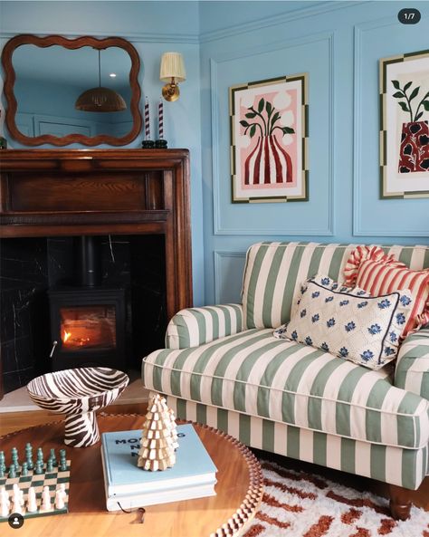 Stripe Couch Living Room, Blue Striped Couch Living Room, Coastal Grandmother Interior, Palm Beach Living Room, Coastal Eclectic, Striped Couch Living Room, Preppy Interior Design, Funky Living Room, Blue Striped Couch