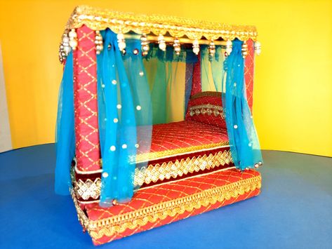 Bed For Laddu Gopal, Janmashtami Decoration, Social Life Hacks, Krishna Ji, Small Bed, Diy Bed, Simple Diy, How To Decorate, Social Life