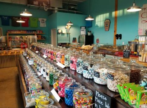 Old Fashioned Candy Store, Chocolate Display Ideas, Candy Store Ideas, Old Fashion Candy, Popcorn Factory, Candy Store Design, Candy Stores, Old School Candy, Candy Shops