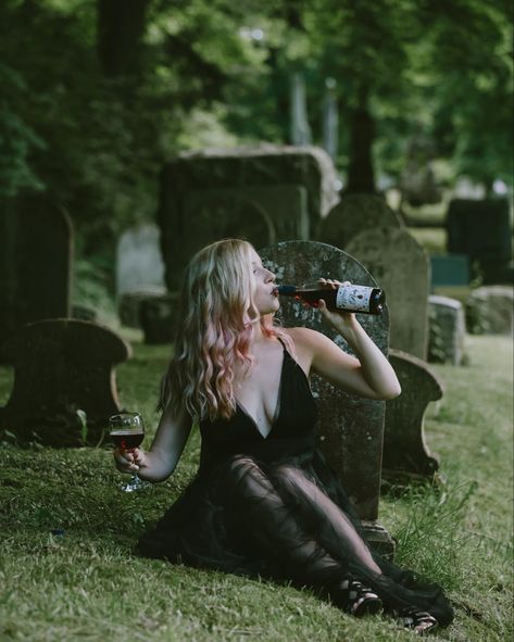 Gothic 30th Birthday Photoshoot, Spooky Graveyard Photoshoot, Rip 50th Birthday Party, Over The Hill Photo Shoot Ideas, Spooky 30th Birthday Photoshoot, Gothic 40th Birthday Photo Shoot, Spooky Cemetary Photoshoot, 30th Birthday Photoshoot Cemetary, Cemetery Senior Pictures