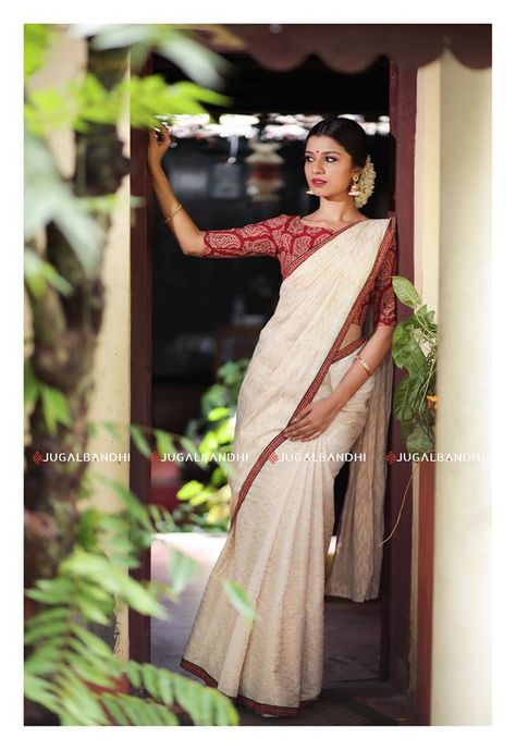 Looks  Saved by SRIRAM Kerala Saree Blouse Designs Traditional, Kerala Saree Look, Onam Saree Look, Onam Saree Blouse Ideas, Kerala Saree Photoshoot, Set Saree Kerala, Kerala Sari, Saree Kerala, Kerala Saree Blouse