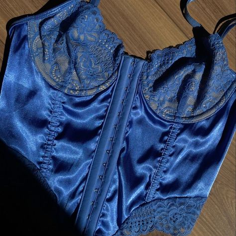 corset azul com renda, ajustável Blue Corset Top, Pink Tube Top, Lace Corset Top, Blue Corset, Looks Party, C Cup, Going Out Tops, Bustier Top, Urban Outfitters Tops