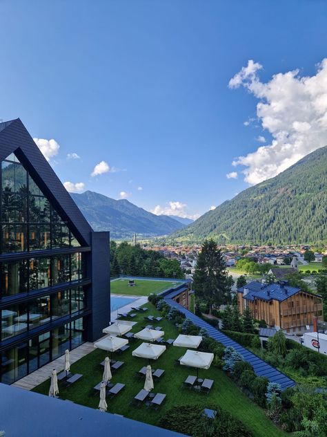 Read all about Max's trip to the Dolomites. The post Spotlight on Lefay Resort & SPA Dolomiti appeared first on Health Travel. Ski Room, Spa Menu, Wellness Spa, Spa Experience, Cross Country Skiing, Magical Forest, Outdoor Swimming Pool, Mountain View, Resort Spa