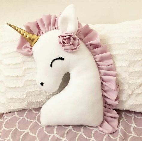 Unicorn Coffee, Unicorn Pillow, Unicorn Crafts, Pillow Crafts, Bantal Sofa, Unicorn Decorations, Trendy Sewing, Baby Sewing Projects, Fabric Toys