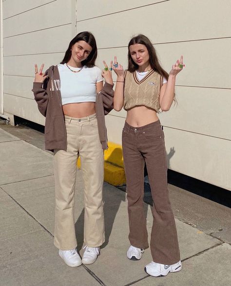 Aesthetic Outfits Kawaii, Patchwork Jeans Outfit, Corduroy Patchwork, Bff Matching Outfits, Vest Hoodie, 2021 Outfits, Minga London, Trendy Outfit Inspo, Fits Ideas