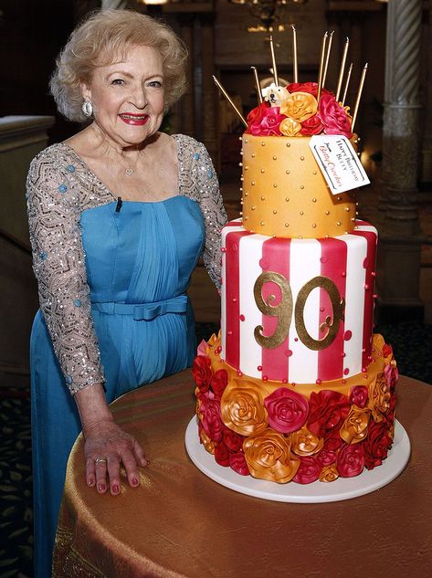 betty-white-8 Betty White Birthday, Marriage Proposal Videos, 98th Birthday, Bea Arthur, Mary Tyler Moore Show, Happy 90th Birthday, White Quotes, 90th Birthday Gifts, 90's Birthday Party