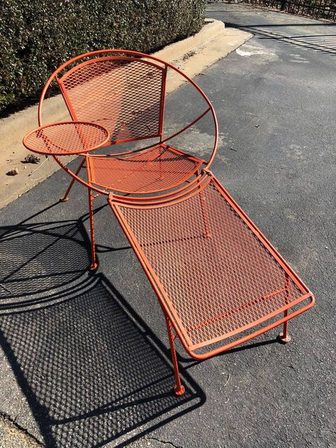 I have 4 of these chairs in white.  They are in desperate need of bead blasting and repainting. Patio Furniture Metal, White Patio Furniture, White Patio, Metal Patio Furniture, Atomic Era, Atomic Age, Style Deco, Retro Furniture, Rattan Chair