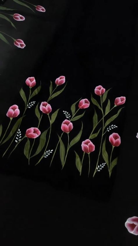 Black Blouse Painting Designs, Simple Suit Painting Design, Black Suit Painting Design, Fabric Painting On Black Cloth, Hand Painted Suits Designs, Unique Fabric Painting Ideas, Sari Painting, Suit Painting, Fabric Colour Painting