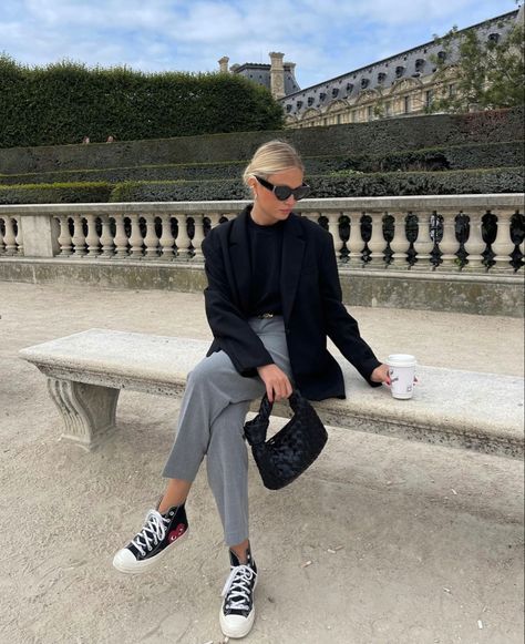 Converse Outfit Ideas, Chic Blazer Outfit, Platform Converse Outfit, Parisian Style Outfit, Black Blazer Outfit, 00s Mode, Converse Outfits, Converse Outfit, Downtown Outfits