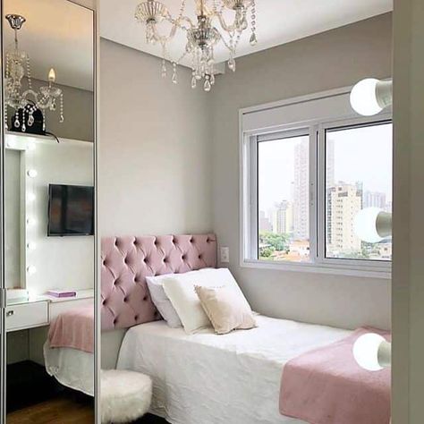 17 quarto feminino cinza e rosa Small Bedroom Decor, Pinterest Room Decor, Room Transformation, Teen Bedroom Decor, Room Makeover Bedroom, Room Makeover Inspiration, Home Design Decor, Bedroom Aesthetic, Room Inspiration Bedroom