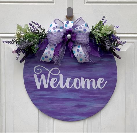 Purple Door Hanger, Dollar Tree Round Wood Signs, Door Rounds, Dyi Painting, Craft Signs, Wood Paintings, Welcome Signs Front Door, Welcome Door Hanger, Round Signs