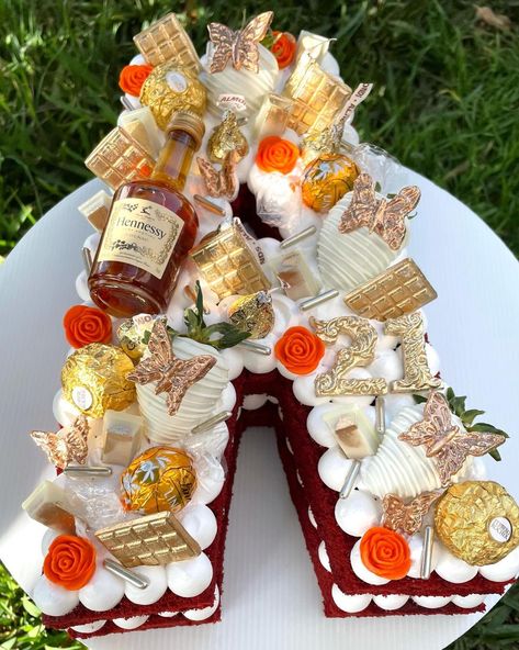 Glitzy Sweets & Balloons on Instagram: “A touch of 🍊 orange and Henny makes me happy 🧡 . . . #lettercakes #orangecake #dippedstrawberries #orange #chocolatecoveredstrawberries…” Gold Strawberries, Orange Birthday Cake, Letter Birthday, Number Birthday Cakes, Alphabet Cake, Orange Birthday, 21st Cake, Diy Desserts, Strawberry Dip