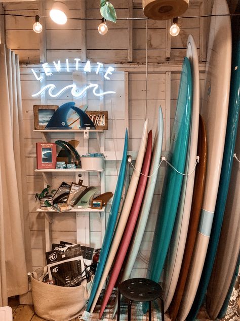 Beachy Store Aesthetic, Outerbanks Room Decor, Surf Shop Interior, Surfer Room Decor, Surf Shop Aesthetic, Surf Bar, Surfer Room, Surf Room Decor, Surf Boutique