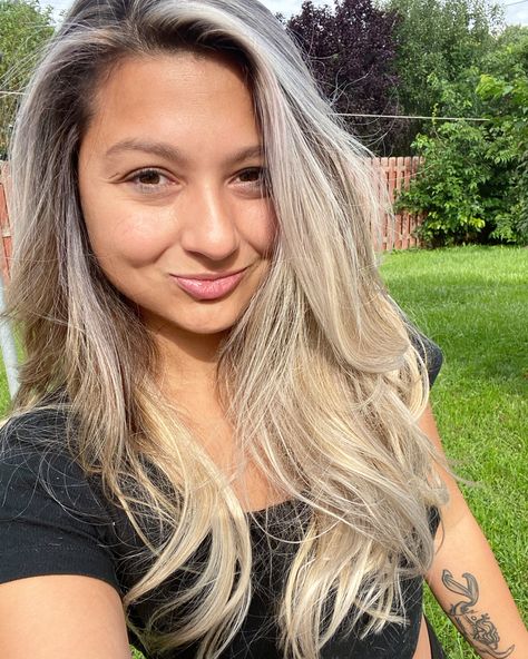 Olive Toned Skin Blonde Hair, Platinum Hair Olive Skin, Blonde Balayage Olive Skin Tone, Platinum Blonde Hair Olive Skin, Blonde Hair On Olive Skin, Blonde Hair Olive Skin Tone, Olive Skin Blonde Hair Brown Eyes, Blonde Hair For Olive Skin Tone, Latina Blonde Hair