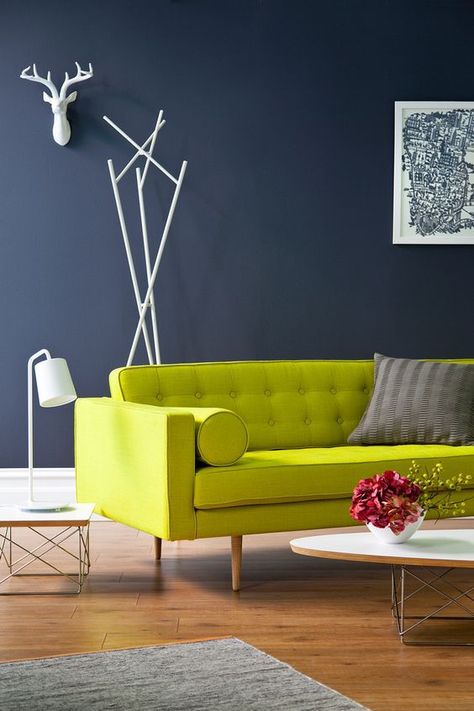 Blue House White Trim, Green Couch Living Room, Green Sofa Living Room, Rebecca Judd, Green Couch, Living Vintage, Green Sofa, Lifestyle Fashion, Mellow Yellow