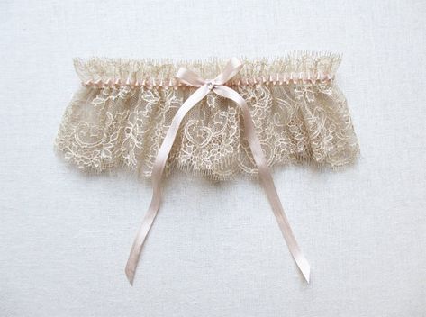 Antiquity lace silk garter от florriemitton на Etsy Wedding Assesories, Wedding Garter Diy, Garters For Wedding, Garters Wedding, Bride Garter, Bride Diy, Chic Vintage Brides, Garter Wedding, Bridal Garters