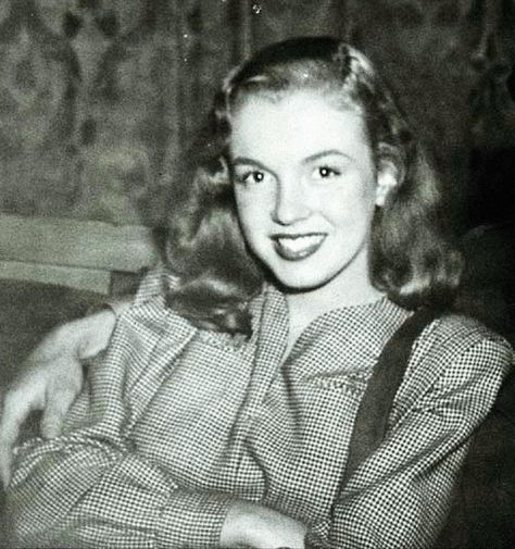 Marilyn Monroe as Norma Jean Young Marilyn Monroe, Norma Jean Marilyn Monroe, Rare Marilyn Monroe, Marilyn Monroe Fotos, Estilo Marilyn Monroe, Marilyn Monroe Portrait, Marilyn Monroe Photos, Norma Jean, Actrices Hollywood