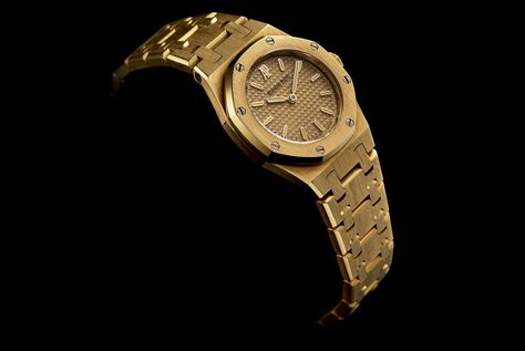 Mighty mini Royal Oak Audemars Piguet Royal Oak Women, Aesthetic Codes, Audemars Piguet Watches, Mini Gold, Royal Oak Offshore, Audemars Piguet Royal Oak, Classic Watches, Royal Oak, Audemars Piguet