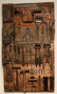 Industrial Design: Fall in love with these vintage industrial ideas for your industrial garage Farm Tools, Antique Tools, Old Tools, Vintage Tools, Old Farm, Shadow Boxes, Displaying Collections, Tool Storage, Cool Tools