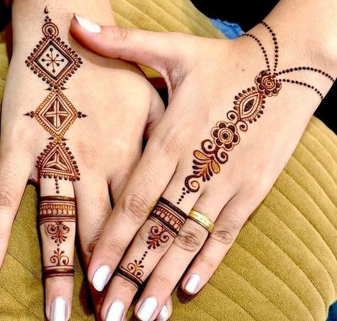 Behind Hand Mehndi, Minimal Aesthetic Mehndi Designs, Western Mehendi Designs, Minimal Mehandi Design, Minimal Mehandi, Minimal Mehndi Designs, Minimal Mehendi Designs, Minimal Mehndi, Minimal Mehendi