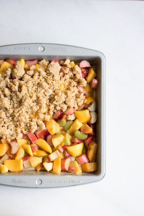 Peach and rhubarb crumb cake Peach Rhubarb, Cloudy Kitchen, Freeze Rhubarb, Streusel Cake, Vanilla Bean Cakes, Peach Cake, Rhubarb Recipes, Best Cake Recipes, Holiday Cookie Recipes