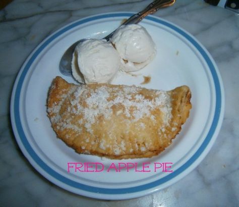 Mama's Recipe For Old Fashioned Fried Apple Pies: Step By Step Instructions And Photos | HubPages Fried Apple Pie, Fried Apple, Fried Apple Pies, Dressing Recipes Cornbread, Apple Turnovers, Fried Pies, Mama Recipe, Corn Cakes, Fried Apples