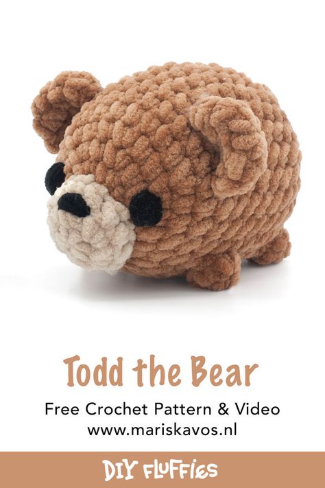 Crochet a cute teddy bear with this easy cute beginner amigurumi pattern. Including full video tutorial on how to crochet this plush animal toy. Crochet Bear Easy, How To Crochet A Bear, Free Bear Crochet Pattern, Crochet Bear Pattern Free, Bear Crochet Pattern Free, Free Crochet Toy Patterns, Toys Quotes, Bear Pattern Crochet, Diy Crochet Hook