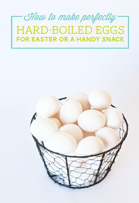 Howtohardboileggs1 Easter Decorations Centerpieces, Cheap Easter Decorations, Dollar Tree Easter Decor, Homemade Easter Decorations, Primitive Easter Decor, Wooden Easter Decorations, Boiled Egg Recipes, Boil Eggs, Making Hard Boiled Eggs