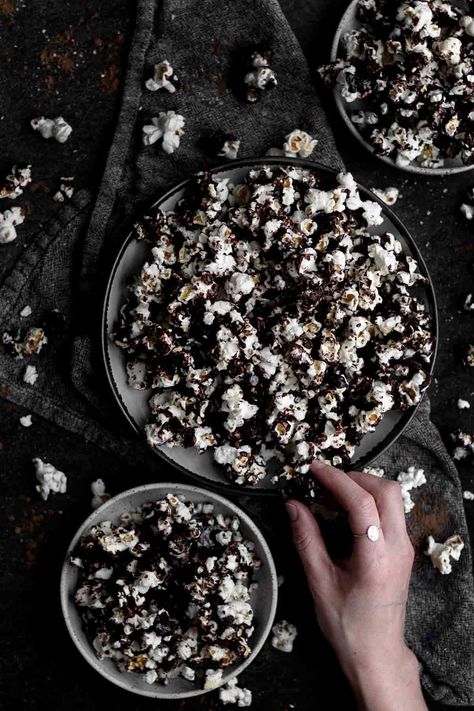 Chocolate Popcorn Recipe - Gluten Free Snacks by Lane & Grey Fare Chocolate Popcorn Recipe, Popcorn Recipes Chocolate, Salty Sweet Snacks, Popcorn Recipe, Chocolate Popcorn, Caramel Corn, Popcorn Recipes, Gluten Free Snacks, Free Snacks