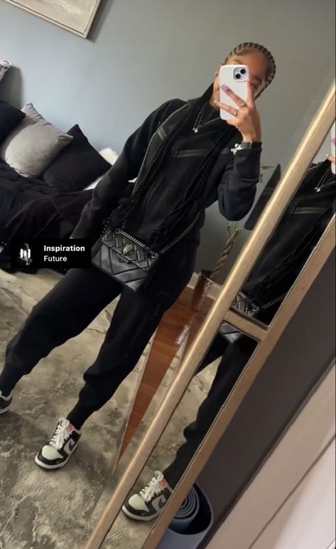 Hoodie And Leggings Outfit Black Women, Light Oatmeal Essentials Hoodie Outfit, Black Sweatpants Outfit Black Women, Essentials Outfit, Fly Outfit, Lazy Day Outfit, Stylish Summer Outfits, Cute Lazy Outfits, Cute Lazy Day Outfits